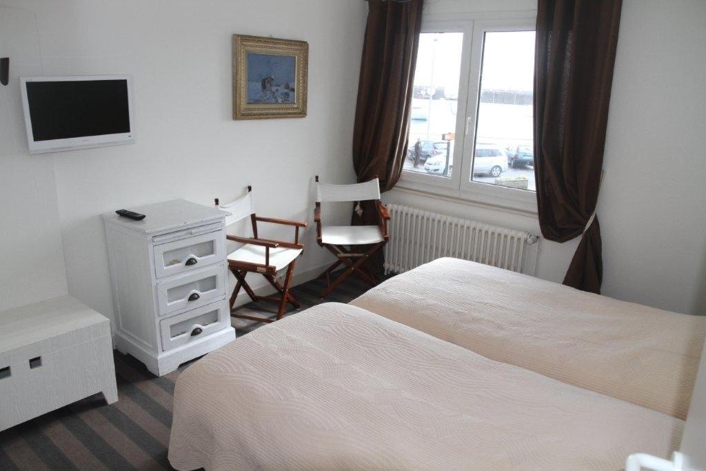 Hotel Le Suroit Перро-Гирк Номер фото
